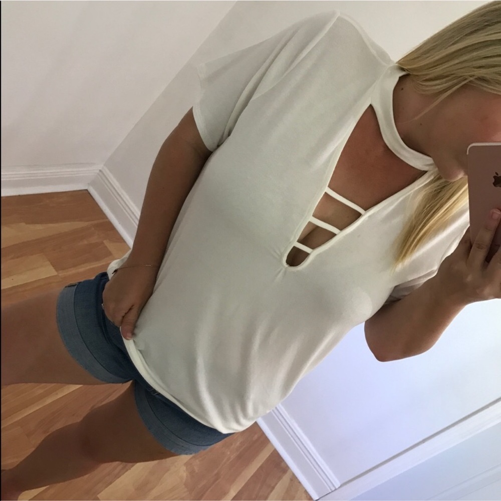 IVORY Deep V Cut top - Picture 3 of 4